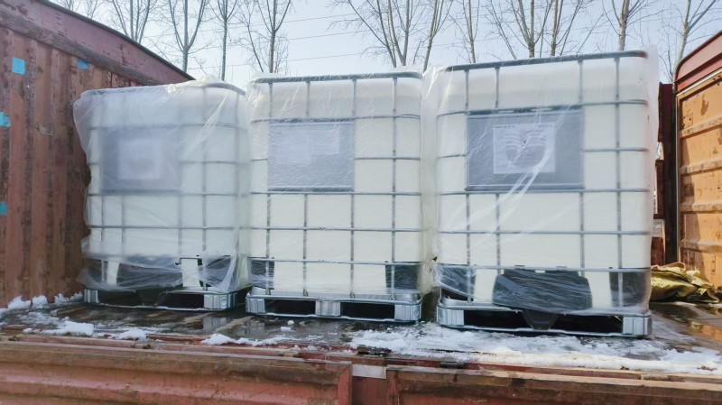 河南通商倉儲部冒雪完成獸藥用白油的發(fā)貨安排 河南通商倉儲部冒雪完成獸藥用白油的發(fā)貨安排